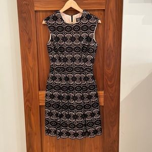Pretty and romantic formal dress - Vince Camuto